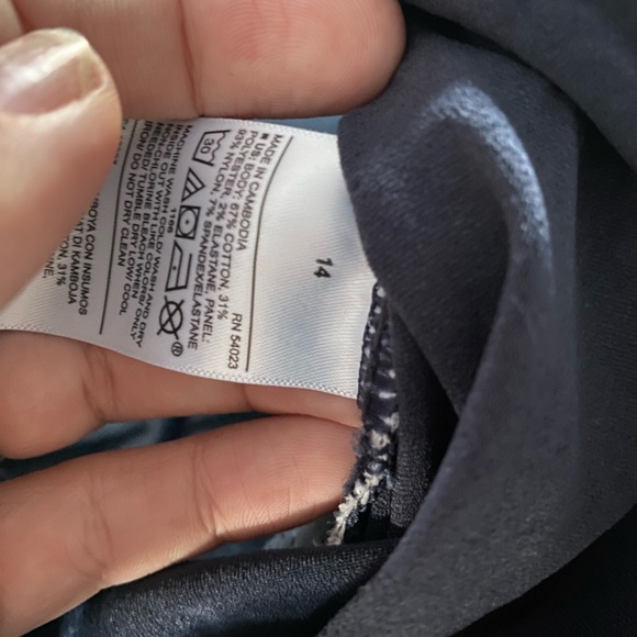 Old Navy Maternity jeans - Picture 3 of 3